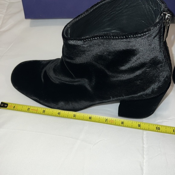 STUART WEITZMAN BACARIV ANKLE BOOTS (8) - Picture 17 of 17